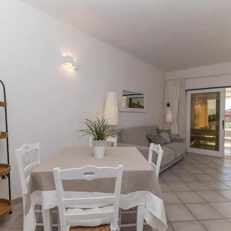 Agrifoglio By Interhome Casa Tamponi